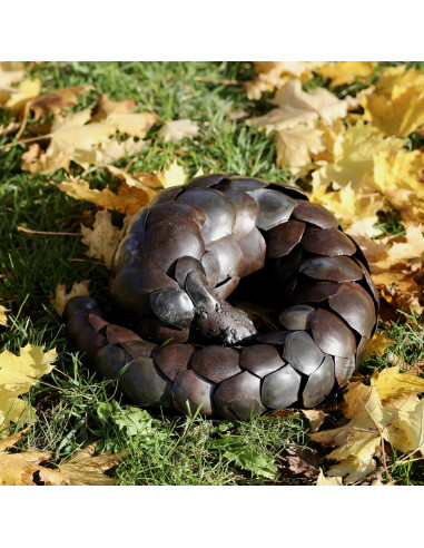 Pangolin lové pièce unique en métal recyclé-Pièces uniques