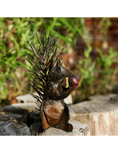 Écureuil assis en métal recyclé brut - Décoration deco jardin