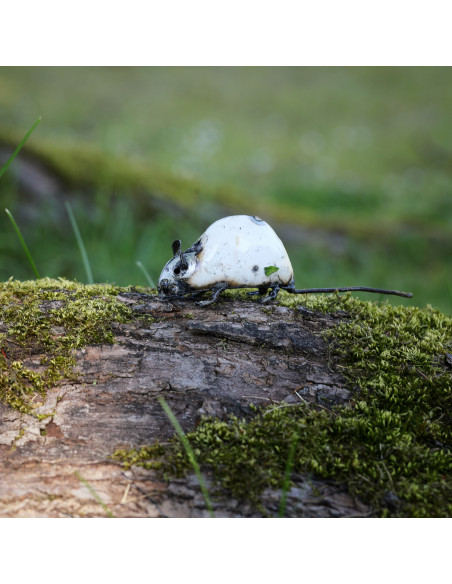 Souris blanche en métal recyclé-Animaux sur pattes